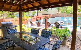 Jacuzzi Suite 206 At Tradewinds
